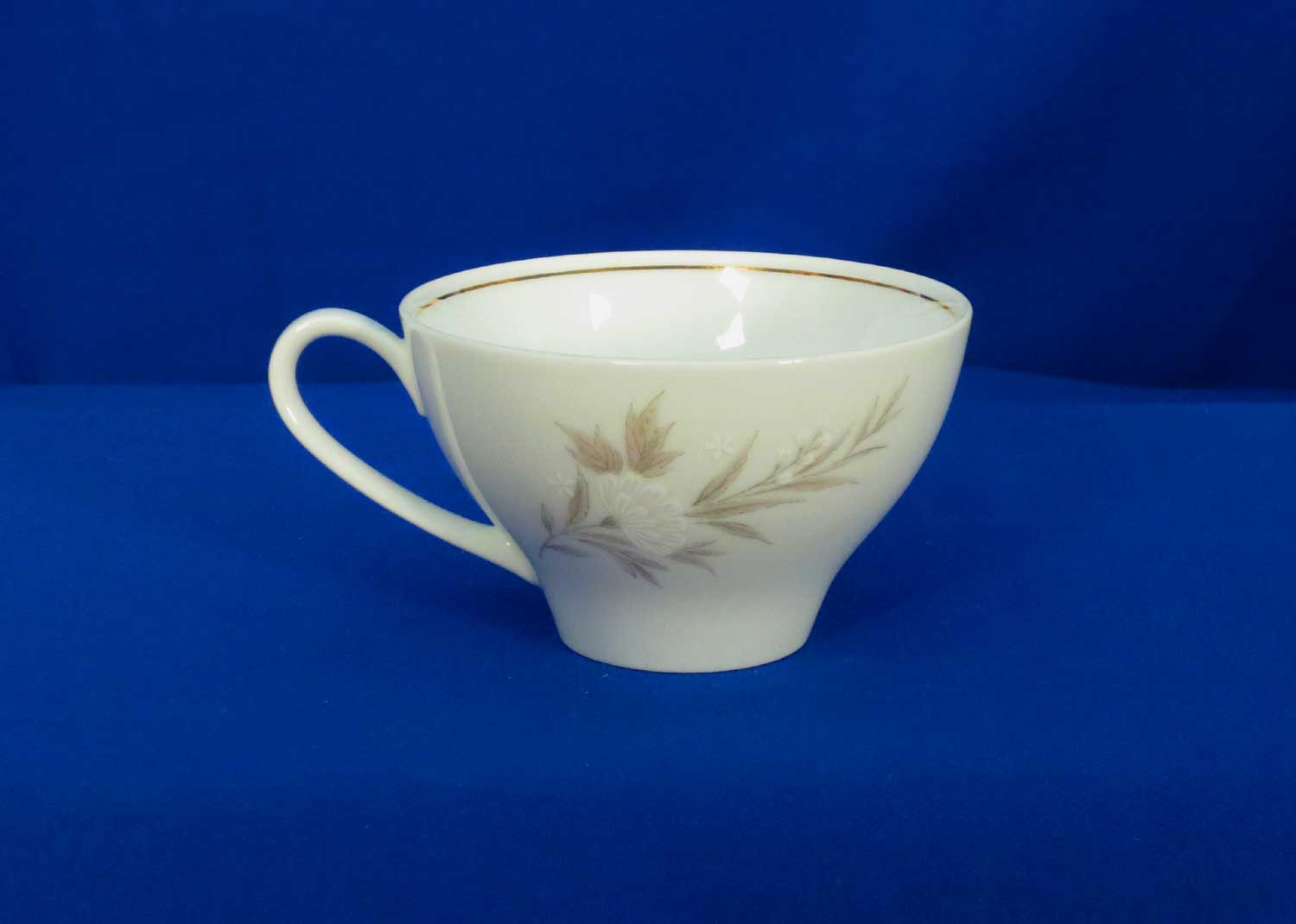 Noritake Belda Tea Cup Footed 6324 White Enamel Floral Tan Leaves Japan