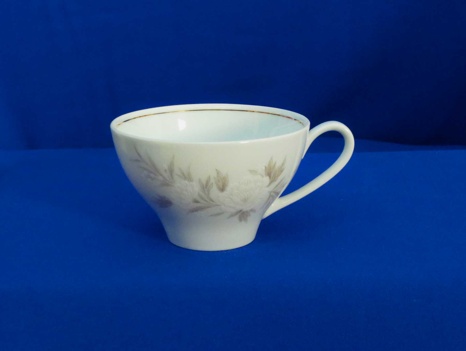 Noritake Belda Tea Cup Footed 6324 White Enamel Floral Tan Leaves Japan