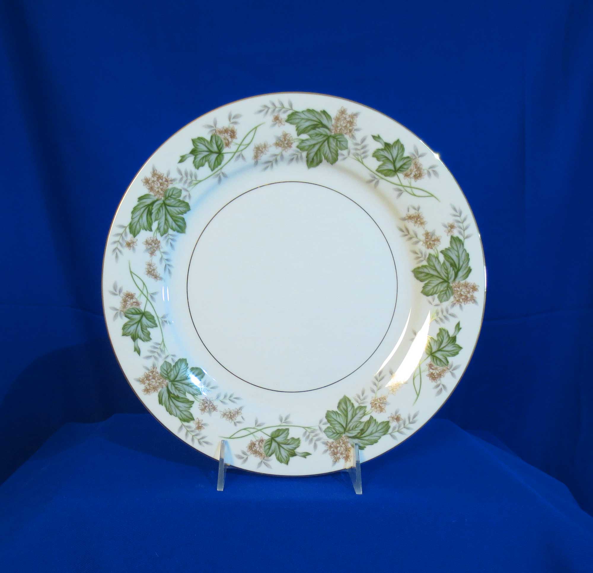 Noritake Daphne Dinner Plate Round 5312 Tan Green Gray Floral Garland Japan